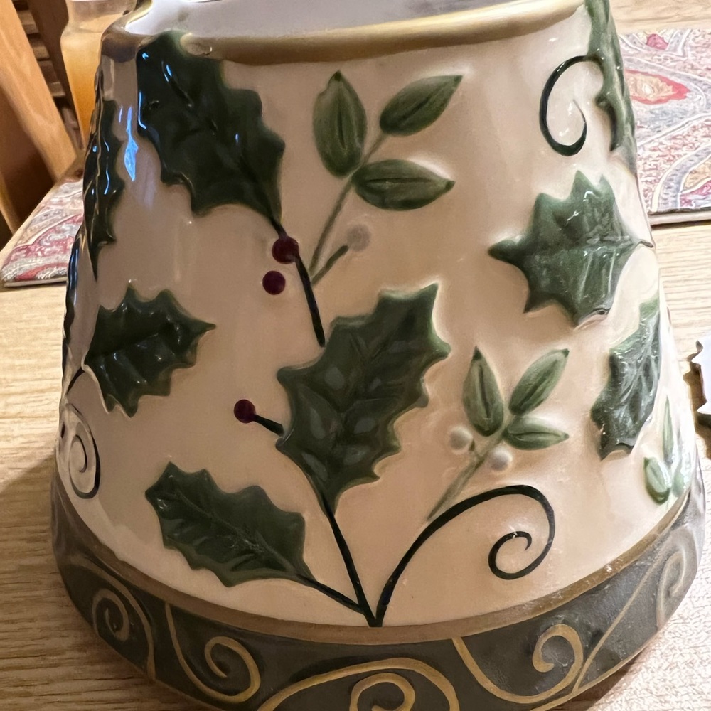 Yankee candle shade and tray holly leaf design